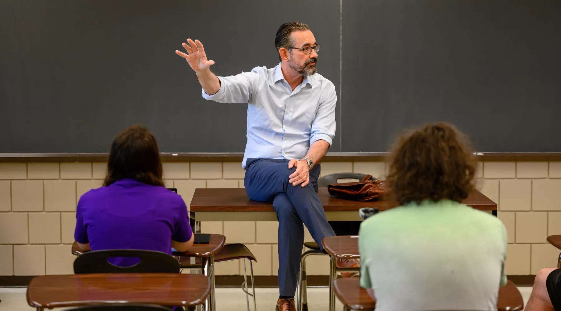 John Gibson teaching Philosophy in Dialogue in Bingham Humanities.