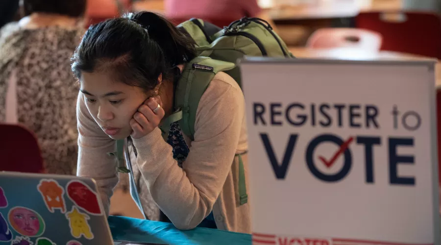 UofL student registers to vote